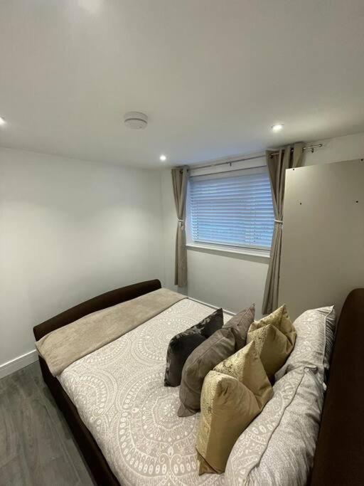 סווינדון Stylish & Cosy 1 Bed Apartment מראה חיצוני תמונה