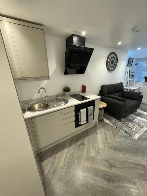 סווינדון Stylish & Cosy 1 Bed Apartment מראה חיצוני תמונה
